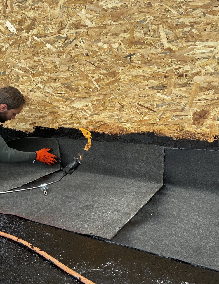 Flemmarbeiten auf der Baustelle